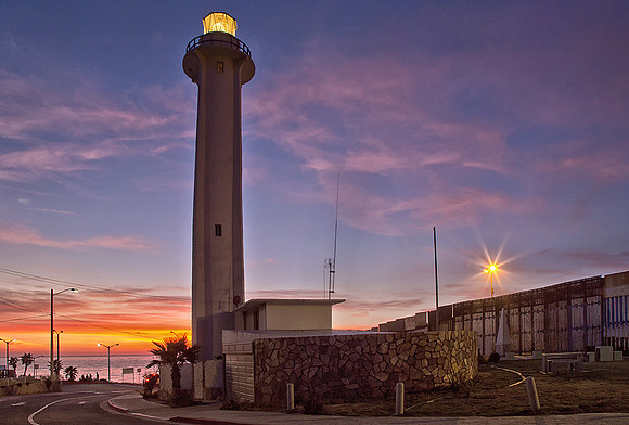 La Esquina - Jardines Las Playas De Tijauna Lighthouse